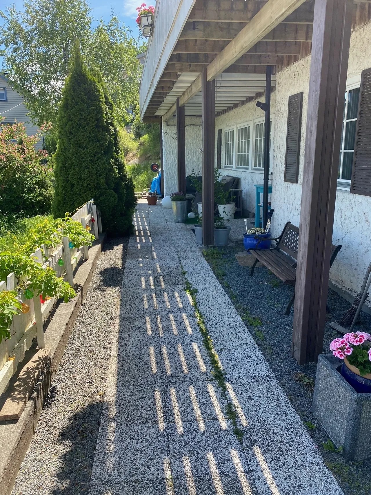 Mot inngangsparti til leiligheten